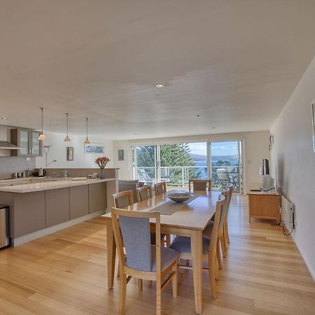 Quarterdeck Apartment Binalong Bay Exterior photo