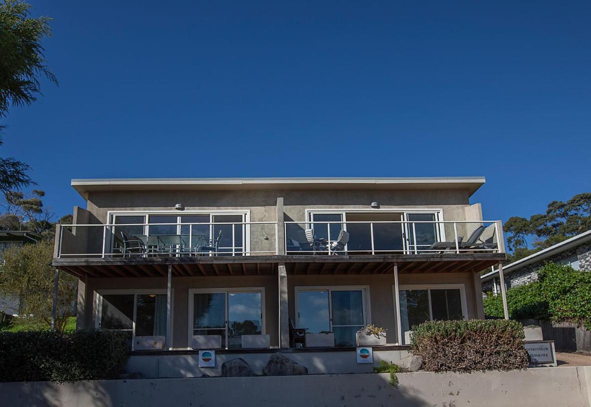 Quarterdeck Apartment Binalong Bay Exterior photo