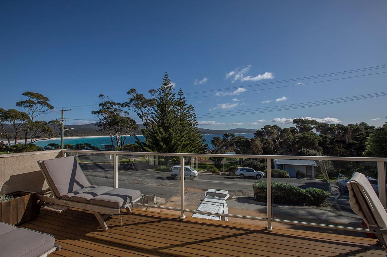 Quarterdeck Apartment Binalong Bay Exterior photo