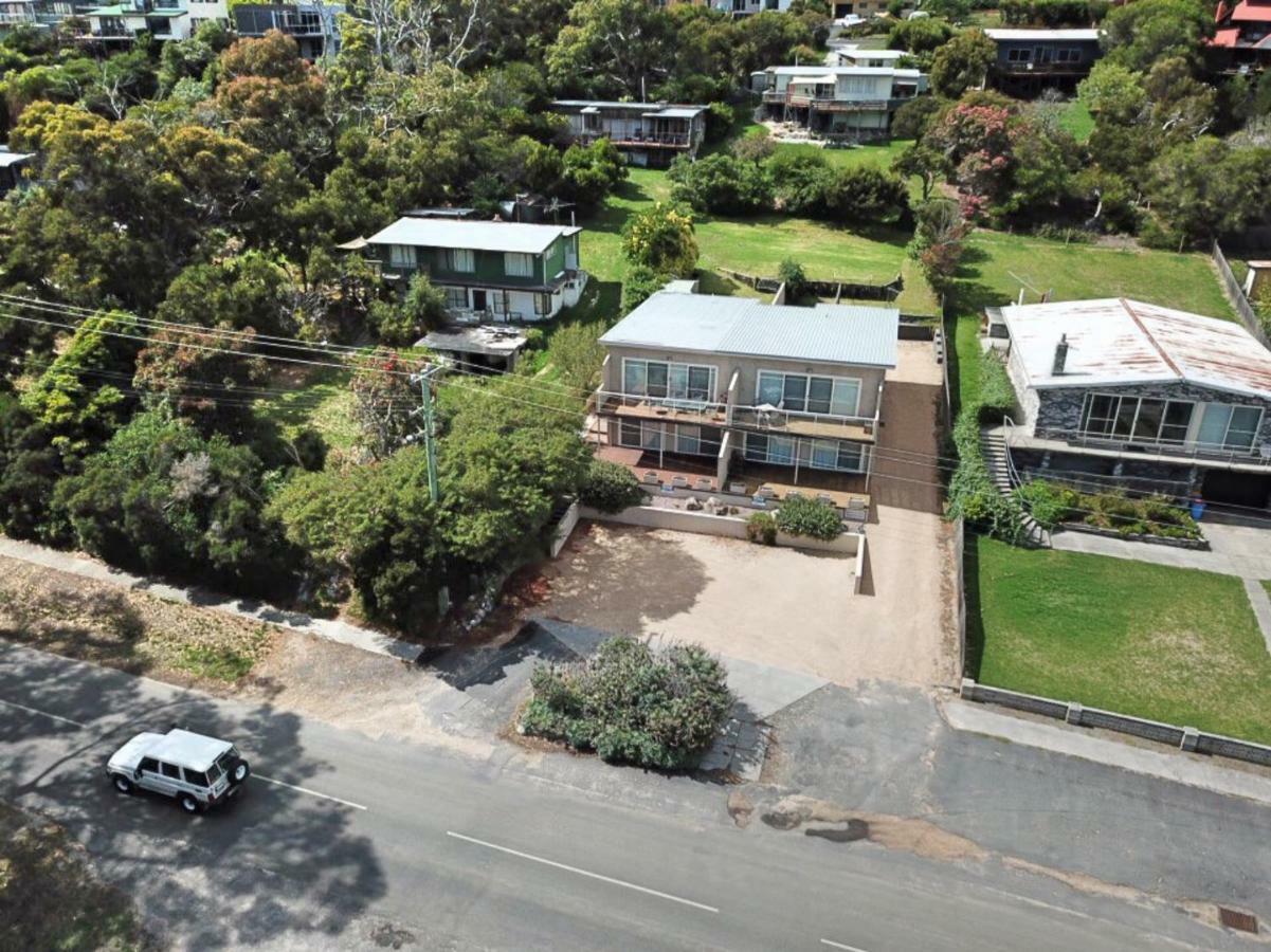 Quarterdeck Apartment Binalong Bay Exterior photo